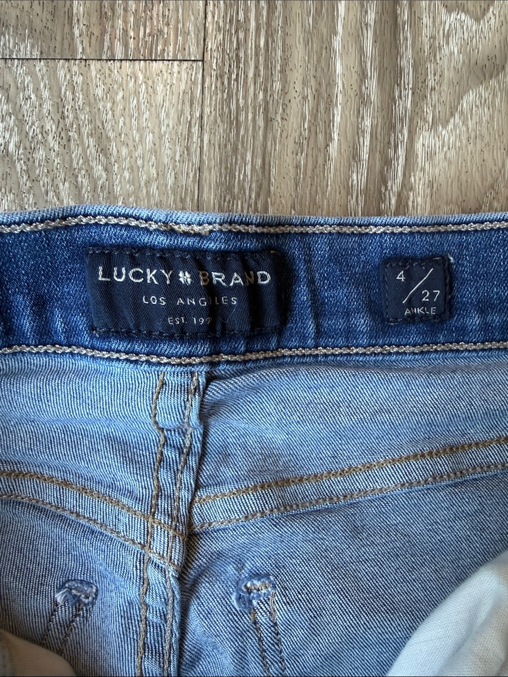 Lucky Brand Women's Light Blue Skinny Jeans - Picture 2 of 13